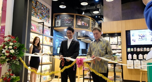 ribbon-cutting-wonder-photo-shop-513x278.jpg?token=d35ca658548a57f8b4466bd6a1bf9b4b