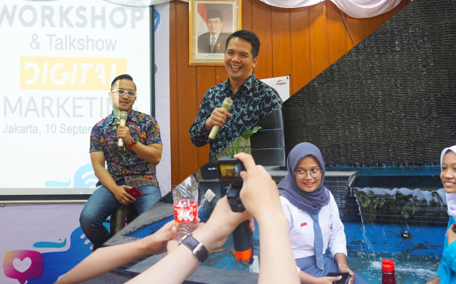 workshop-emil-640x398.jpg?token=d3b9b99f91ca7965ad1a3a1eea27d73c