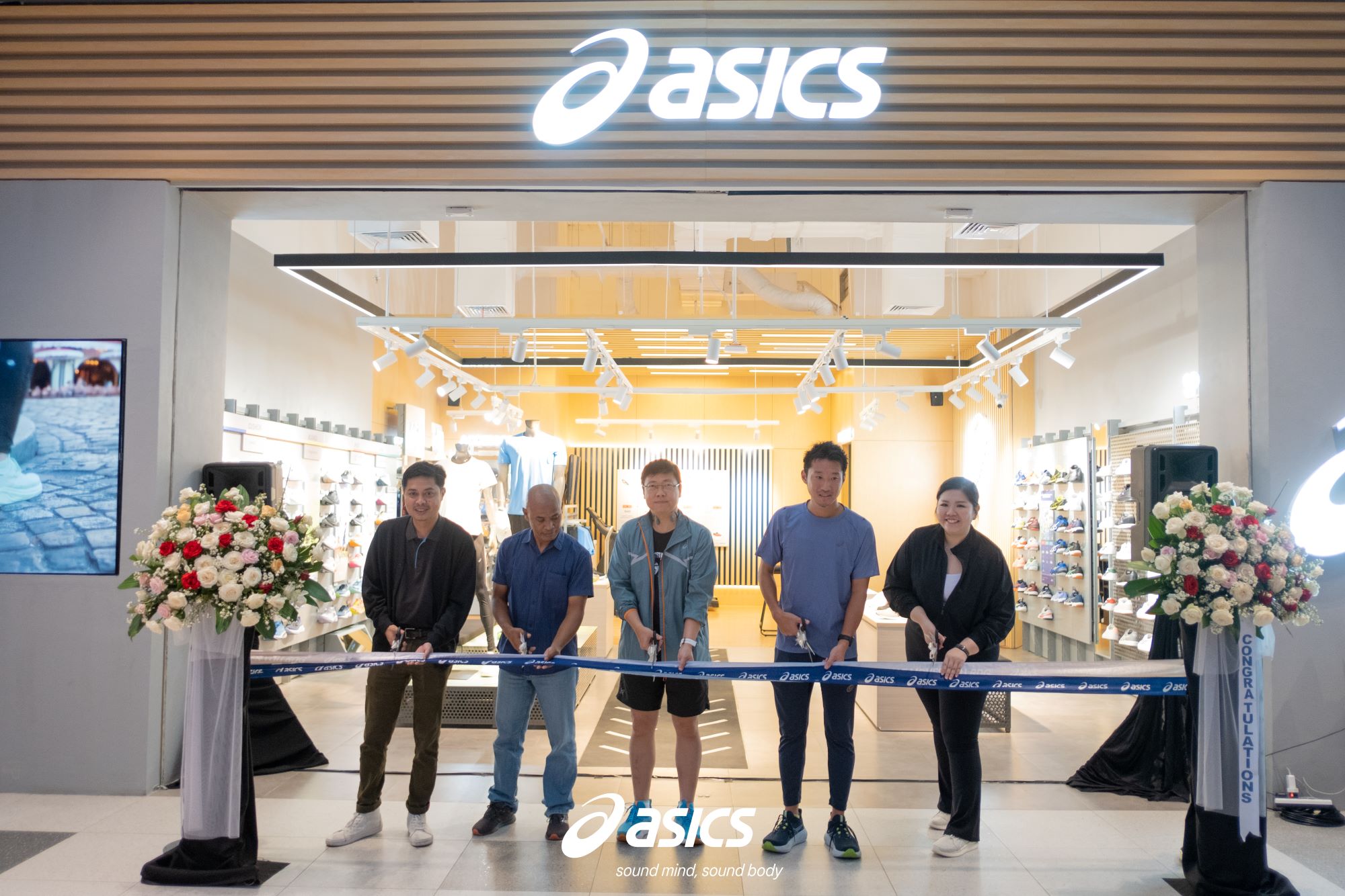 pembukaan-gerai-asics-di-summarecon-mall-bandung.jpg