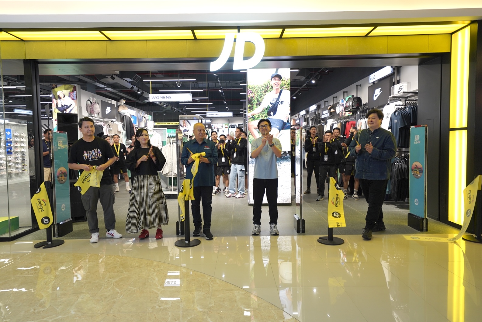 jd-sports-duta-mall-banjarmasin.jpg